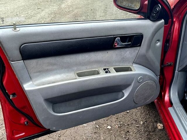 Красный Шевроле Лачетти, объемом двигателя 1.8 л и пробегом 186 тыс. км за 2700 $, фото 4 на Automoto.ua