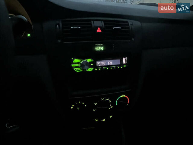 Красный Шевроле Лачетти, объемом двигателя 1.8 л и пробегом 305 тыс. км за 1850 $, фото 13 на Automoto.ua