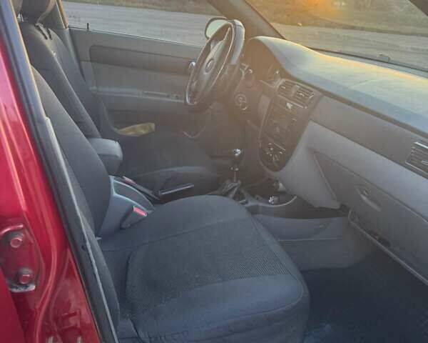 Красный Шевроле Лачетти, объемом двигателя 1.8 л и пробегом 189 тыс. км за 4200 $, фото 1 на Automoto.ua