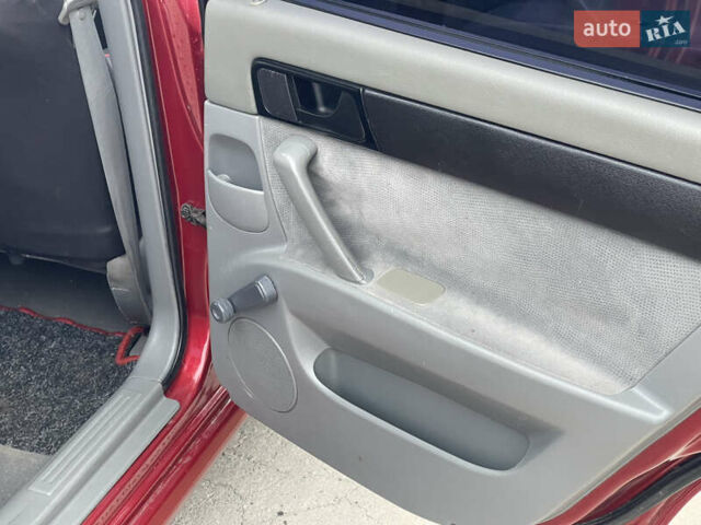 Красный Шевроле Лачетти, объемом двигателя 1.6 л и пробегом 223 тыс. км за 3700 $, фото 29 на Automoto.ua