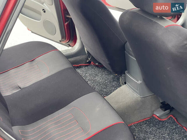 Красный Шевроле Лачетти, объемом двигателя 1.6 л и пробегом 223 тыс. км за 3700 $, фото 28 на Automoto.ua