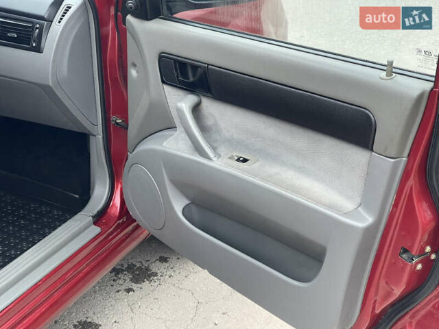 Красный Шевроле Лачетти, объемом двигателя 1.6 л и пробегом 223 тыс. км за 3700 $, фото 27 на Automoto.ua