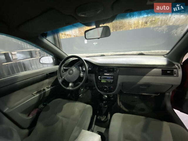 Красный Шевроле Лачетти, объемом двигателя 1.6 л и пробегом 225 тыс. км за 2900 $, фото 11 на Automoto.ua