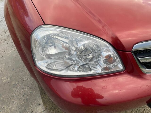 Красный Шевроле Лачетти, объемом двигателя 1.6 л и пробегом 220 тыс. км за 3600 $, фото 2 на Automoto.ua