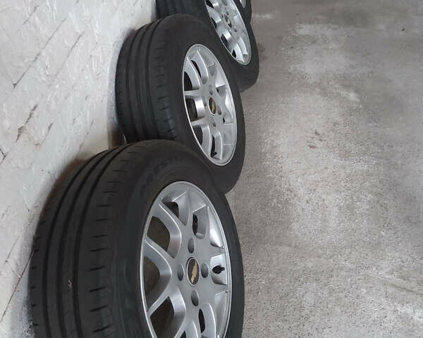 Красный Шевроле Лачетти, объемом двигателя 1.8 л и пробегом 205 тыс. км за 5600 $, фото 9 на Automoto.ua