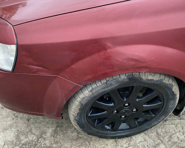 Красный Шевроле Лачетти, объемом двигателя 1.8 л и пробегом 267 тыс. км за 3500 $, фото 5 на Automoto.ua