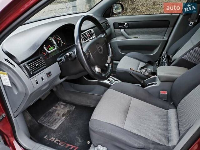 Красный Шевроле Лачетти, объемом двигателя 1.8 л и пробегом 139 тыс. км за 5300 $, фото 9 на Automoto.ua