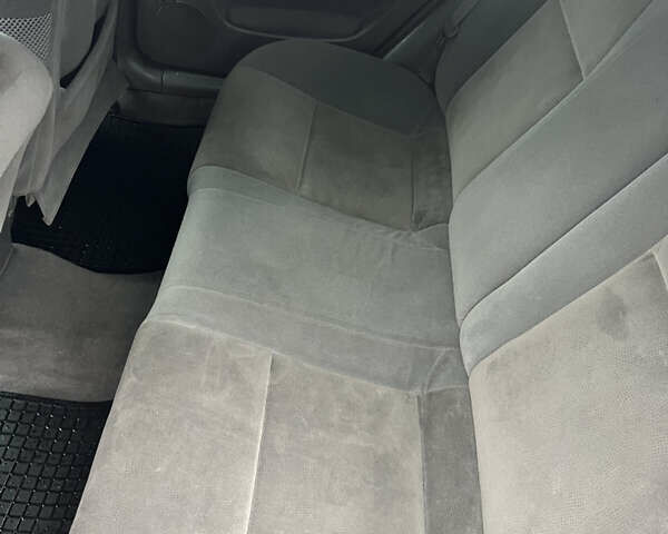 Красный Шевроле Лачетти, объемом двигателя 1.6 л и пробегом 208 тыс. км за 2650 $, фото 5 на Automoto.ua