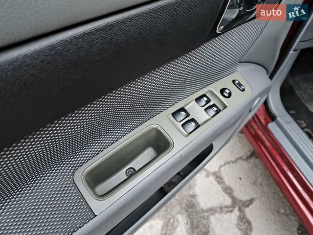 Красный Шевроле Лачетти, объемом двигателя 1.8 л и пробегом 139 тыс. км за 5300 $, фото 8 на Automoto.ua