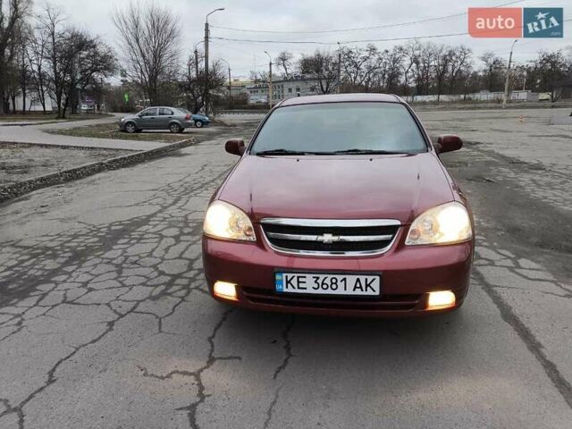 Красный Шевроле Лачетти, объемом двигателя 1.8 л и пробегом 125 тыс. км за 5600 $, фото 2 на Automoto.ua