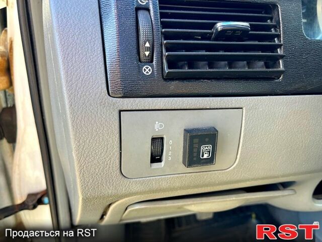 Червоний Шевроле Лачетті, об'ємом двигуна 1.8 л та пробігом 202 тис. км за 3899 $, фото 12 на Automoto.ua