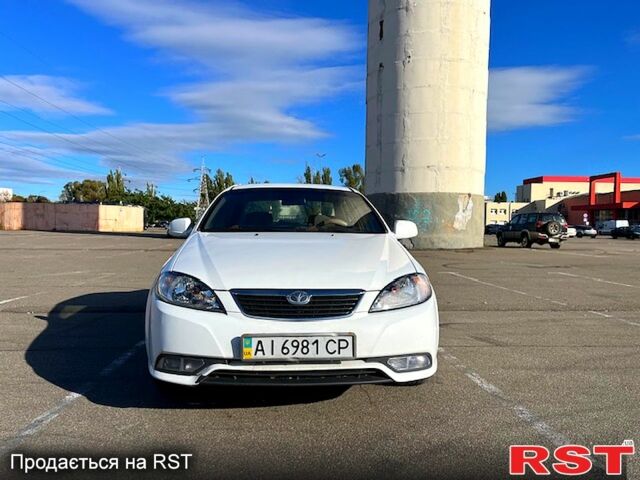 Червоний Шевроле Лачетті, об'ємом двигуна 1.8 л та пробігом 202 тис. км за 3899 $, фото 1 на Automoto.ua