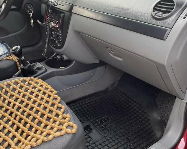 Красный Шевроле Лачетти, объемом двигателя 1.6 л и пробегом 130 тыс. км за 6200 $, фото 8 на Automoto.ua