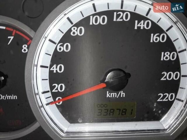 Красный Шевроле Лачетти, объемом двигателя 1.8 л и пробегом 338 тыс. км за 4300 $, фото 4 на Automoto.ua