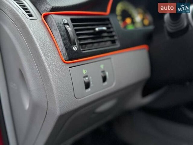 Красный Шевроле Лачетти, объемом двигателя 1.8 л и пробегом 158 тыс. км за 5690 $, фото 16 на Automoto.ua