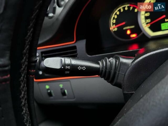 Красный Шевроле Лачетти, объемом двигателя 1.8 л и пробегом 158 тыс. км за 5690 $, фото 17 на Automoto.ua