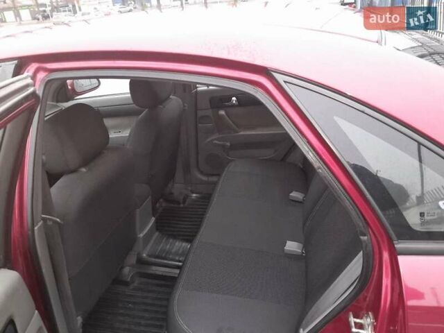 Красный Шевроле Лачетти, объемом двигателя 1.8 л и пробегом 338 тыс. км за 4300 $, фото 3 на Automoto.ua