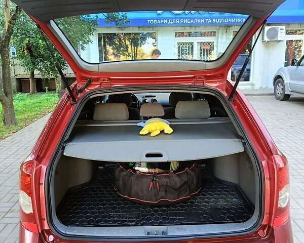 Красный Шевроле Лачетти, объемом двигателя 1.6 л и пробегом 220 тыс. км за 4300 $, фото 3 на Automoto.ua