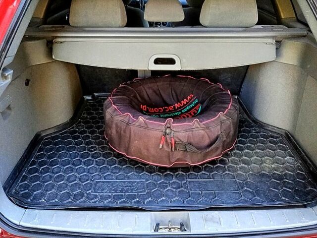 Красный Шевроле Лачетти, объемом двигателя 1.6 л и пробегом 220 тыс. км за 4200 $, фото 4 на Automoto.ua