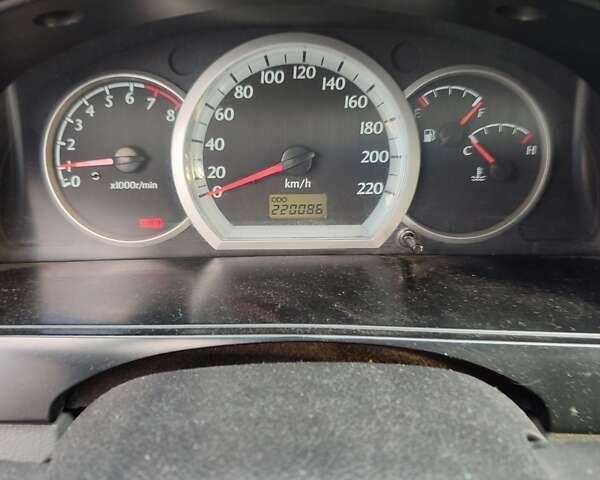 Красный Шевроле Лачетти, объемом двигателя 1.8 л и пробегом 220 тыс. км за 2200 $, фото 1 на Automoto.ua