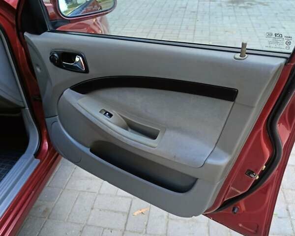 Красный Шевроле Лачетти, объемом двигателя 1.6 л и пробегом 220 тыс. км за 4300 $, фото 26 на Automoto.ua