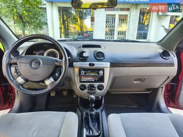 Красный Шевроле Лачетти, объемом двигателя 1.6 л и пробегом 220 тыс. км за 4300 $, фото 16 на Automoto.ua