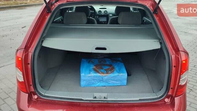 Красный Шевроле Лачетти, объемом двигателя 1.8 л и пробегом 235 тыс. км за 3900 $, фото 19 на Automoto.ua