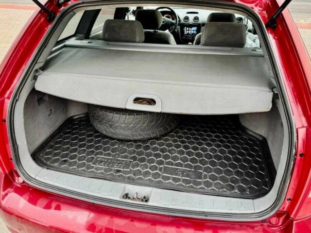 Красный Шевроле Лачетти, объемом двигателя 1.8 л и пробегом 269 тыс. км за 4200 $, фото 3 на Automoto.ua