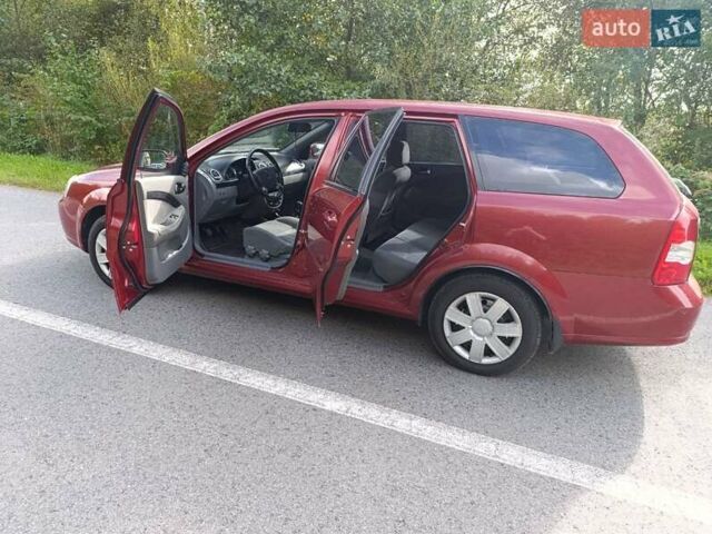Красный Шевроле Лачетти, объемом двигателя 1.8 л и пробегом 173 тыс. км за 5300 $, фото 2 на Automoto.ua