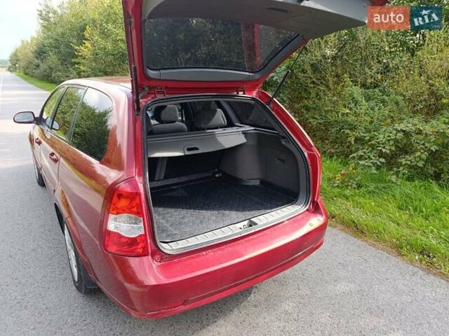 Красный Шевроле Лачетти, объемом двигателя 1.8 л и пробегом 173 тыс. км за 5300 $, фото 7 на Automoto.ua