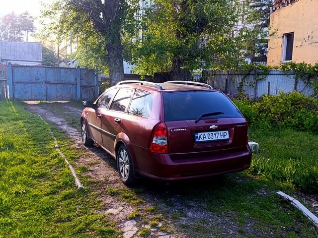 Красный Шевроле Лачетти, объемом двигателя 1.8 л и пробегом 300 тыс. км за 4750 $, фото 1 на Automoto.ua