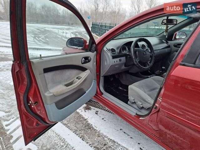 Красный Шевроле Лачетти, объемом двигателя 1.8 л и пробегом 280 тыс. км за 5100 $, фото 18 на Automoto.ua