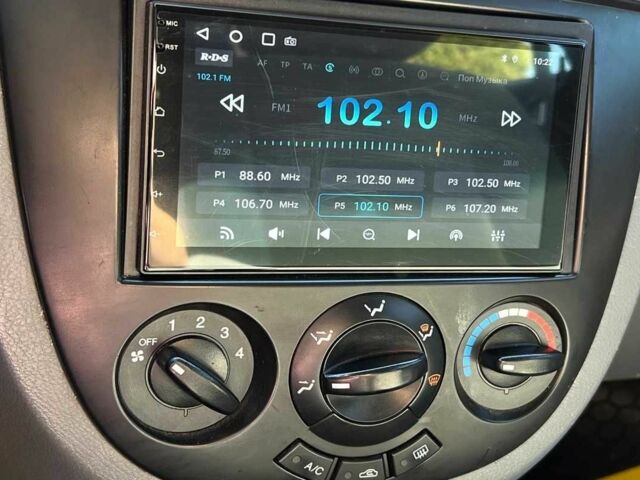 Красный Шевроле Лачетти, объемом двигателя 1.8 л и пробегом 107 тыс. км за 5400 $, фото 14 на Automoto.ua