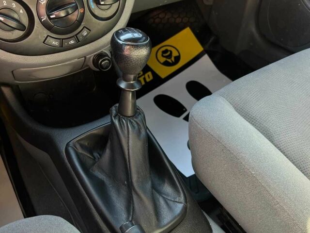 Красный Шевроле Лачетти, объемом двигателя 1.8 л и пробегом 107 тыс. км за 5400 $, фото 15 на Automoto.ua