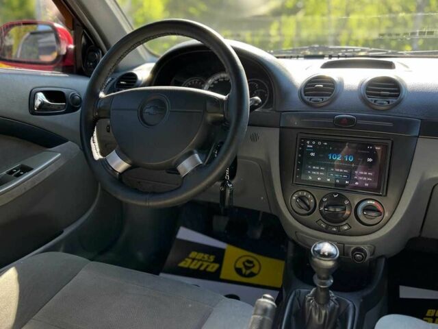 Красный Шевроле Лачетти, объемом двигателя 1.8 л и пробегом 107 тыс. км за 5400 $, фото 11 на Automoto.ua