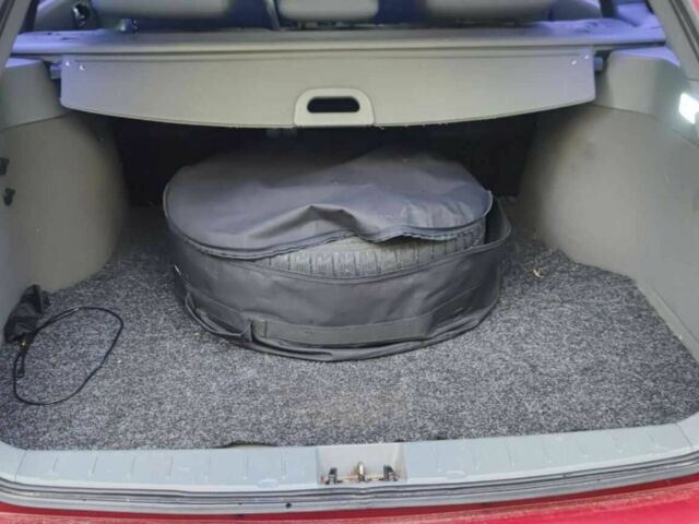 Красный Шевроле Лачетти, объемом двигателя 1.8 л и пробегом 343 тыс. км за 4300 $, фото 2 на Automoto.ua