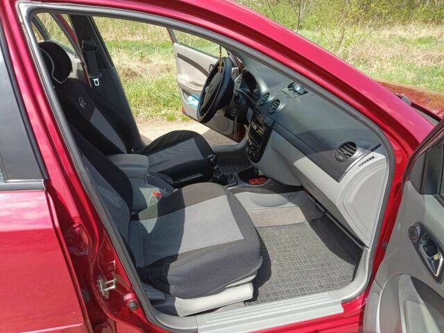 Красный Шевроле Лачетти, объемом двигателя 1.8 л и пробегом 104 тыс. км за 6100 $, фото 22 на Automoto.ua