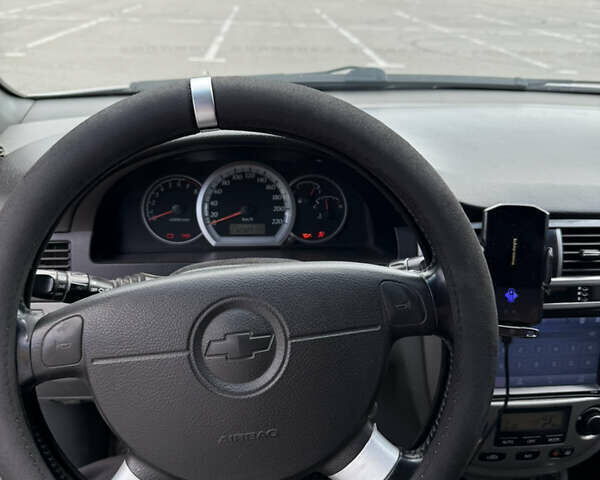 Шевроле Лачетти, объемом двигателя 1.8 л и пробегом 200 тыс. км за 4300 $, фото 2 на Automoto.ua