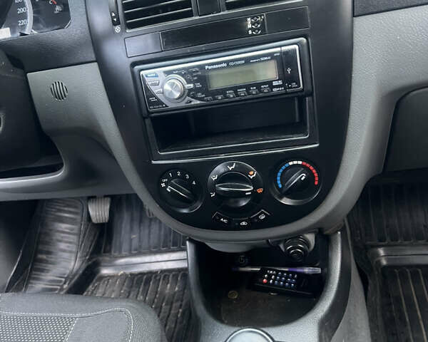 Шевроле Лачетти 2007 в Балаклее на Automoto.ua Шевроле Лачетти, объемом двигателя 1.6 л и пробегом 196 тыс. км за 4700 $, фото 6 на Automoto.ua