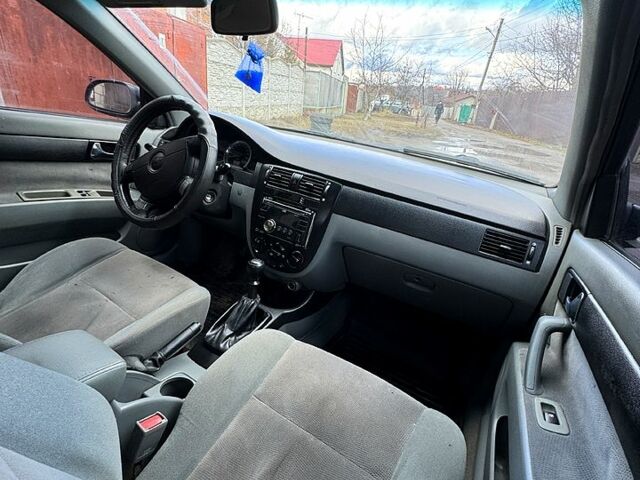 Шевроле Лачетти, объемом двигателя 18 л и пробегом 280 тыс. км за 2750 $, фото 4 на Automoto.ua