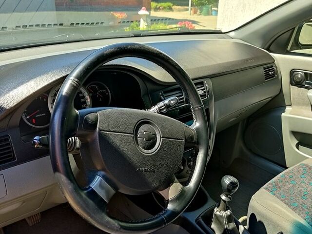 Шевроле Лачетті, об'ємом двигуна 1.8 л та пробігом 275 тис. км за 4700 $, фото 4 на Automoto.ua