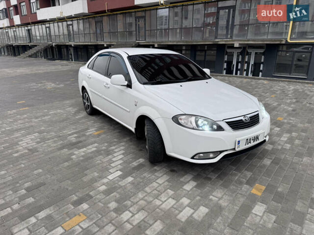 Шевроле Лачетти, объемом двигателя 1.49 л и пробегом 280 тыс. км за 4200 $, фото 12 на Automoto.ua