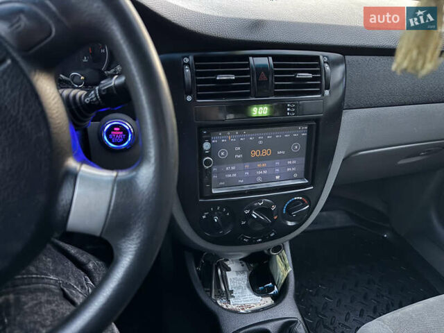 Шевроле Лачетти, объемом двигателя 1.49 л и пробегом 280 тыс. км за 4200 $, фото 38 на Automoto.ua