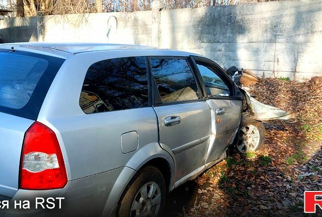 Шевроле Лачетті, об'ємом двигуна 1.8 л та пробігом 200 тис. км за 650 $, фото 3 на Automoto.ua