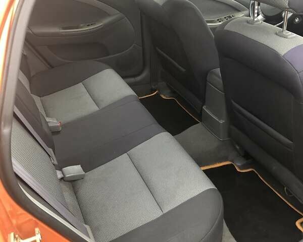 Желтый Шевроле Лачетти, объемом двигателя 1.8 л и пробегом 100 тыс. км за 4300 $, фото 5 на Automoto.ua