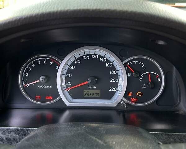 Желтый Шевроле Лачетти, объемом двигателя 1.8 л и пробегом 235 тыс. км за 3700 $, фото 10 на Automoto.ua