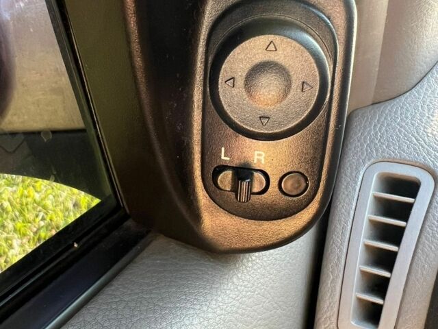 Желтый Шевроле Лачетти, объемом двигателя 1.4 л и пробегом 187 тыс. км за 4200 $, фото 4 на Automoto.ua