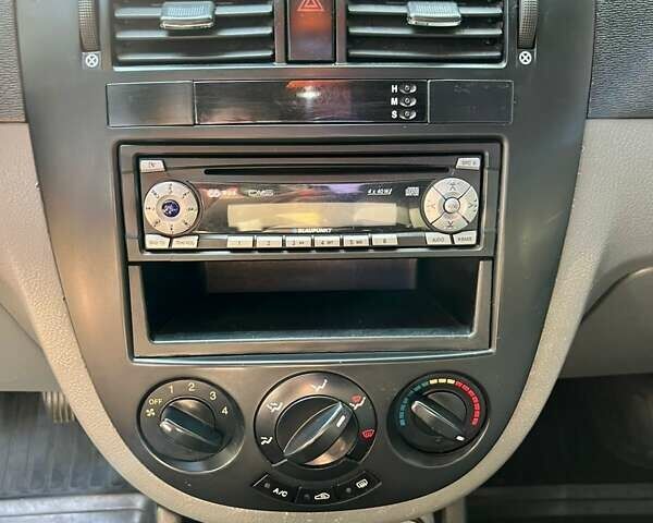 Желтый Шевроле Лачетти, объемом двигателя 1.4 л и пробегом 187 тыс. км за 4200 $, фото 12 на Automoto.ua