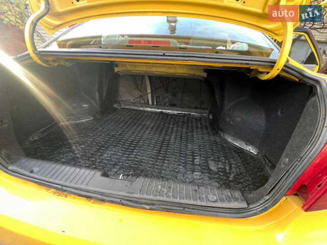 Желтый Шевроле Лачетти, объемом двигателя 1.6 л и пробегом 200 тыс. км за 4200 $, фото 7 на Automoto.ua