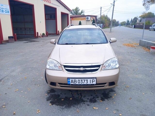 Желтый Шевроле Лачетти, объемом двигателя 1.6 л и пробегом 215 тыс. км за 4200 $, фото 5 на Automoto.ua